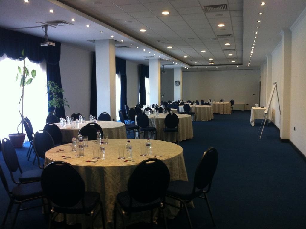 בוקרשט Phoenicia Grand Hotel מראה חיצוני תמונה